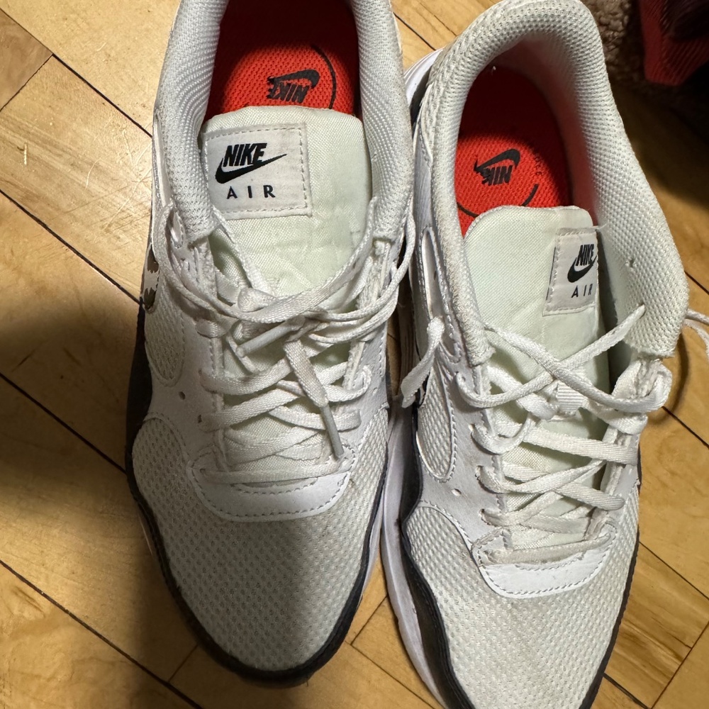 Shoes - Picture 6 of 7